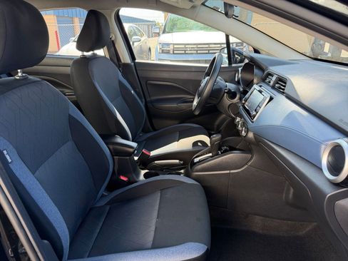 Used 2025 Nissan Versa SV FWD image 34