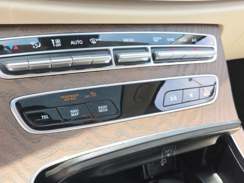 Used 2022 Mercedes-Benz E 350 4MATIC Sedan image 21