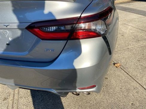 Used 2022 Toyota Camry SE image 8