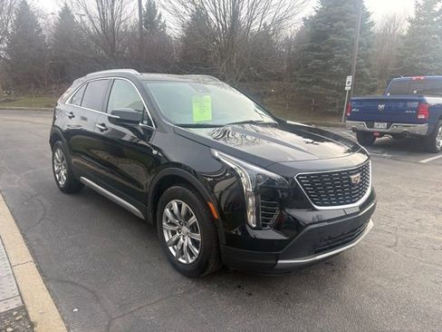 Used 2022 Cadillac XT4 Premium Luxury w/ Enhanced Visibility Package image 3