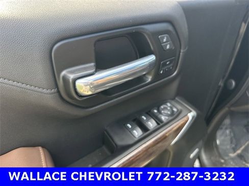 Used 2021 Chevrolet Silverado 1500 High Country w/ Technology Package image 15