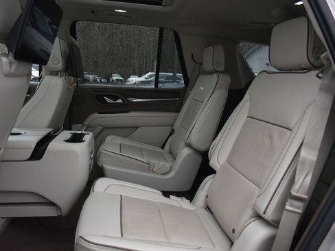 Used 2021 GMC Yukon Denali w/ Denali Premium Package image 13