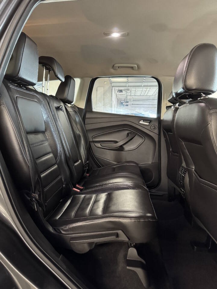 Used 2017 Ford Escape SE w/ SE Leather Comfort Package AWD/4WD image 6