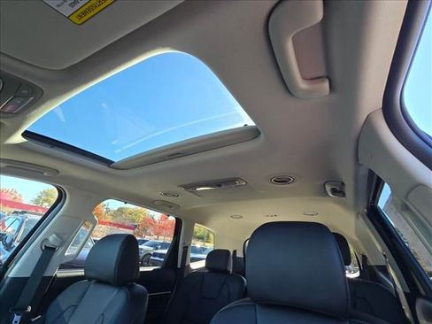 New 2025 Kia Telluride EX w/ EX Captain's Chair Package image 17