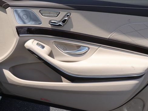 Used 2020 Mercedes-Benz S 560 Sedan image 16
