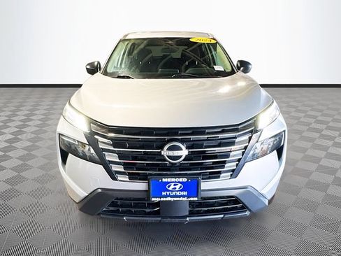 Used 2024 Nissan Rogue S FWD image 2
