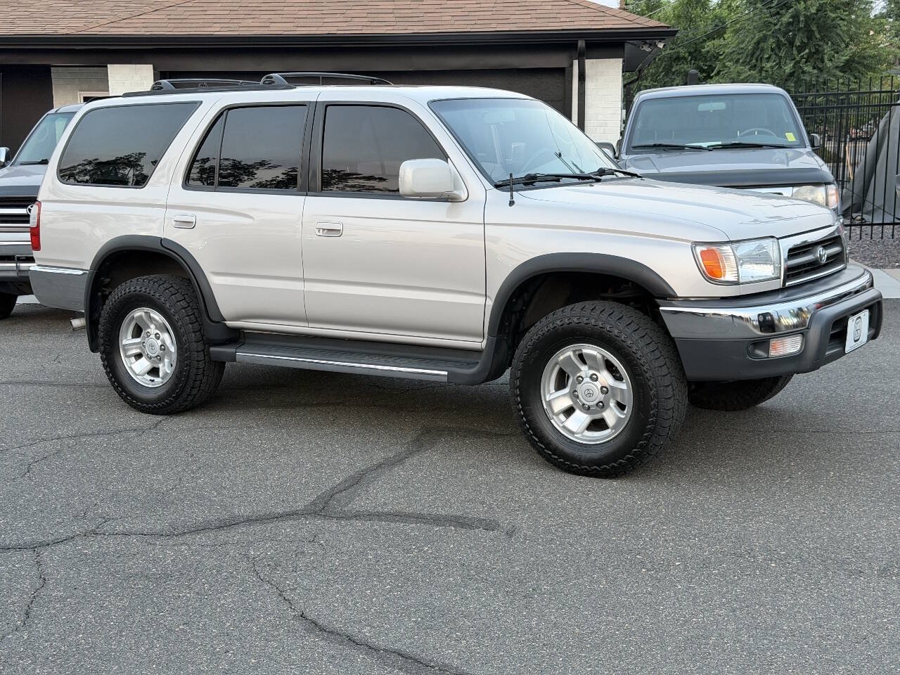 Used 1999 Toyota 4Runner SR5 w/ Upgrade Value Pkg 4 AWD/4WD image 36
