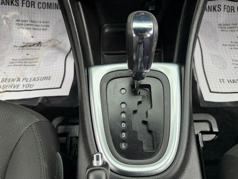 Used 2014 Dodge Avenger SE image 25