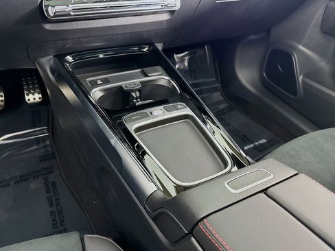 New 2026 Mercedes-Benz GLB 250 image 5
