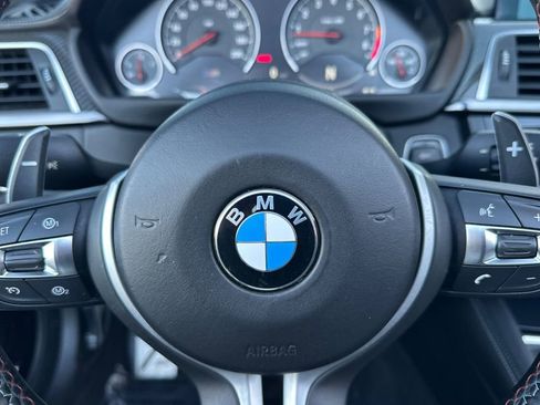 Used 2016 BMW M4 Convertible image 23