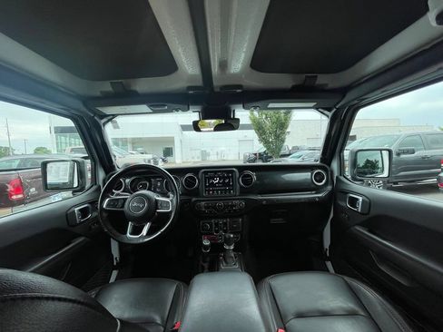 Used 2021 Jeep Wrangler Unlimited Rubicon w/ Xtreme Recon 35" Tire Package AWD/4WD image 26