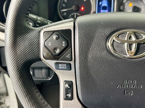 Used 2022 Toyota Tacoma SR5 RWD image 18