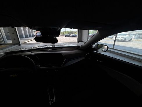 Used 2025 Chevrolet Trax LT image 35