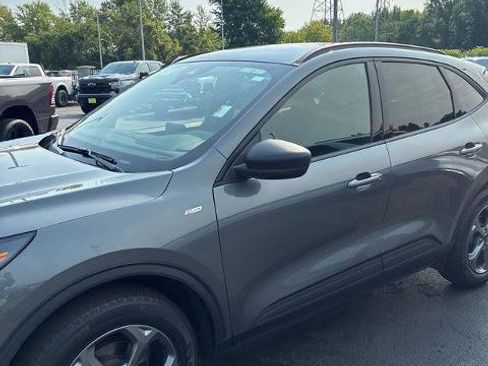 Certified 2025 Ford Escape ST-Line AWD/4WD image 2
