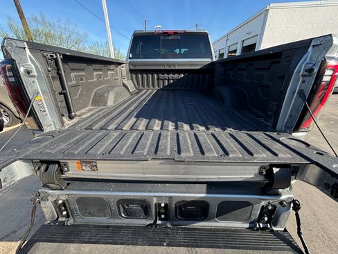 Used 2024 GMC Sierra 2500 AT4 w/ AT4 Premium Plus Package image 4