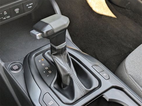 Used 2025 Kia K4 LXS image 18