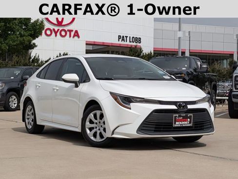 Used 2024 Toyota Corolla LE FWD image 2