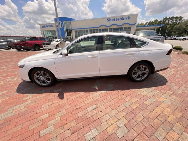 Certified 2024 Honda Accord EX image 25