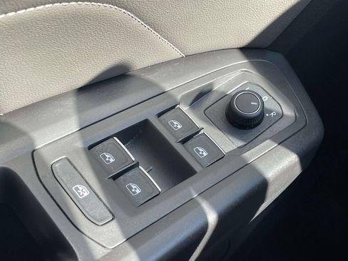 Used 2022 Volkswagen Atlas SE w/ Panoramic Sunroof Package AWD/4WD image 9