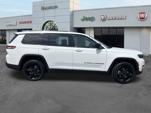 Used 2024 Jeep Grand Cherokee L Altitude AWD/4WD image 8