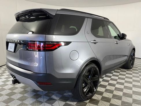 Used 2025 Land Rover Discovery S image 11