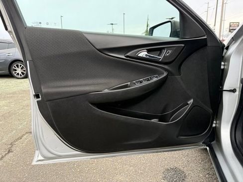 Used 2018 Chevrolet Malibu LS image 16