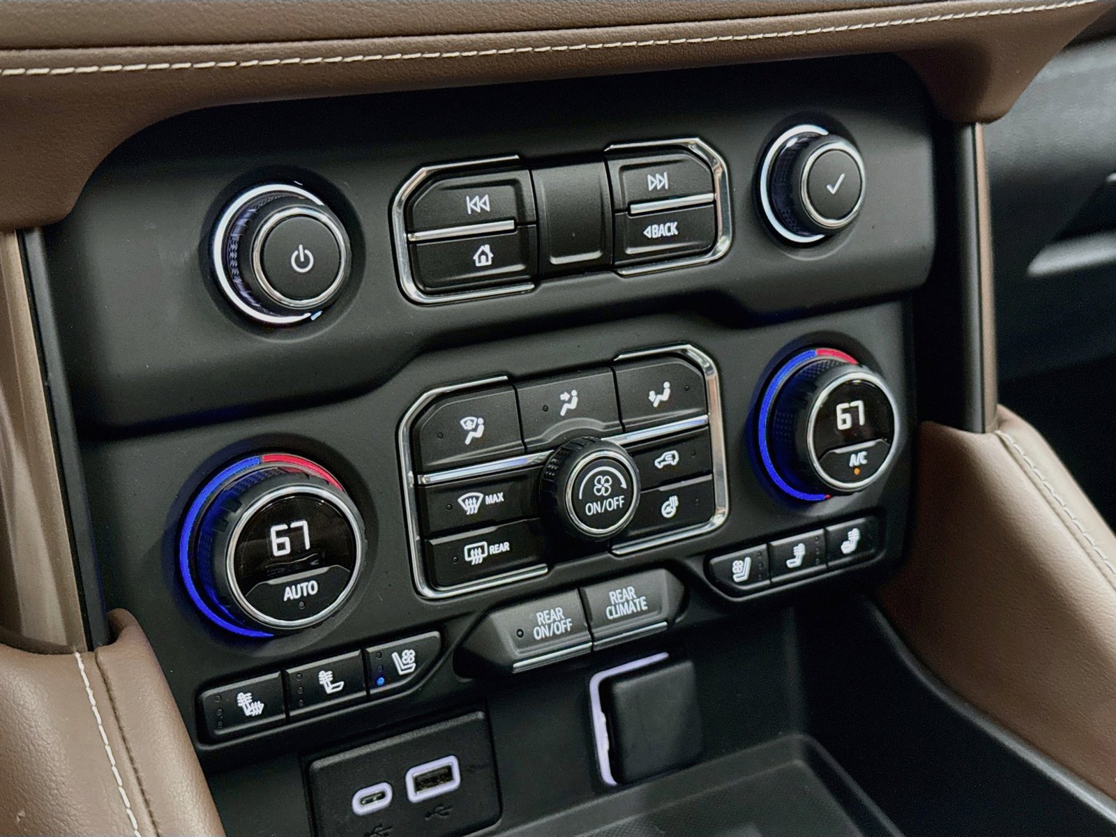 Used 2024 Chevrolet Suburban High Country w/ Advanced Technology Package AWD/4WD image 19