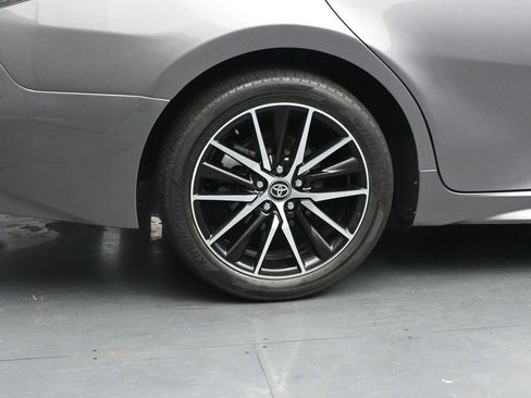 Used 2021 Toyota Camry SE FWD image 10