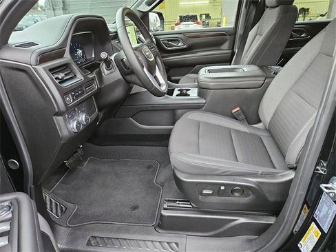 Used 2024 GMC Yukon SLE image 10