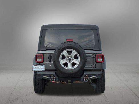Used 2018 Jeep Wrangler Unlimited Sport S image 5