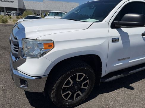 Used 2015 Toyota Tundra SR5 w/ SR5 Upgrade Package AWD/4WD image 10