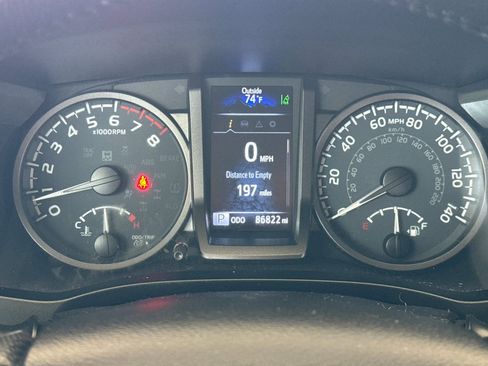 Used 2021 Toyota Tacoma TRD Sport w/ Technology Package image 24