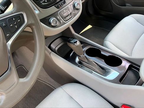 Used 2020 Chevrolet Malibu LS FWD image 16