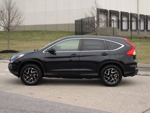 Used 2016 Honda CR-V SE image 9