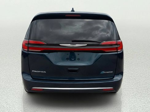 Used 2022 Chrysler Pacifica Touring-L FWD image 6