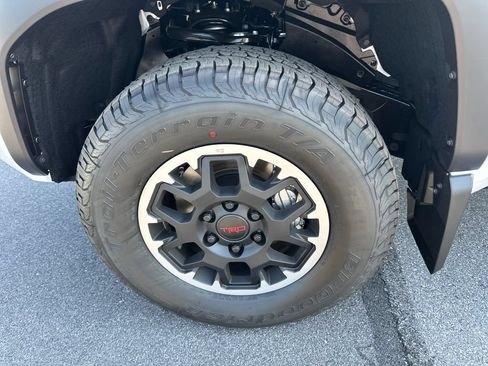 New 2026 Toyota Tacoma TRD Off-Road AWD/4WD image 12