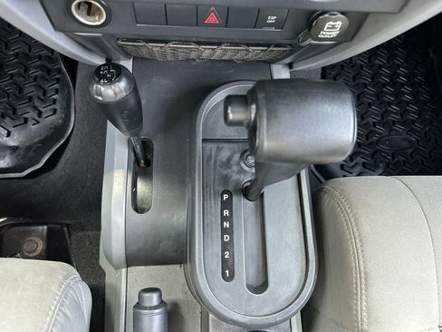 Used 2009 Jeep Wrangler Unlimited X AWD/4WD image 31