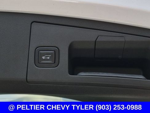 Used 2021 Cadillac XT4 Premium Luxury FWD image 9
