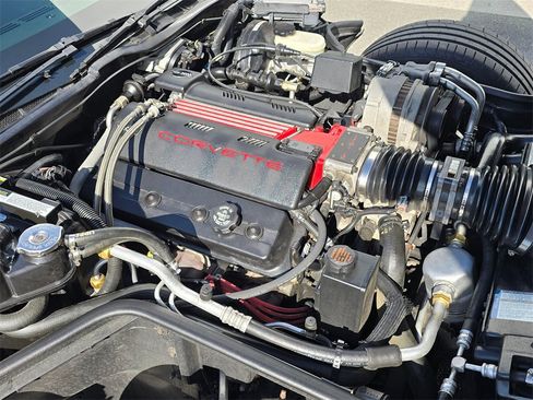 Used 1996 Chevrolet Corvette Coupe image 10