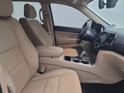 Used 2022 Jeep Grand Cherokee Laredo E AWD/4WD image 21