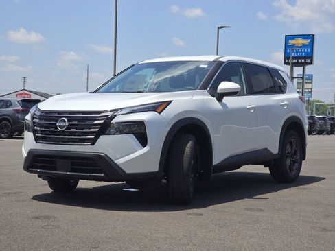 New 2026 Nissan Rogue SV w/ Cold Weather Package AWD/4WD image 9