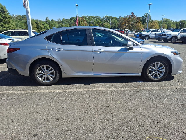 Used 2025 Toyota Camry LE FWD image 4