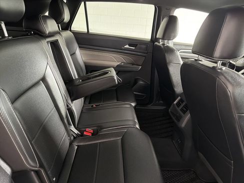 Certified 2023 Volkswagen Atlas Cross Sport SEL R-Line AWD/4WD image 41
