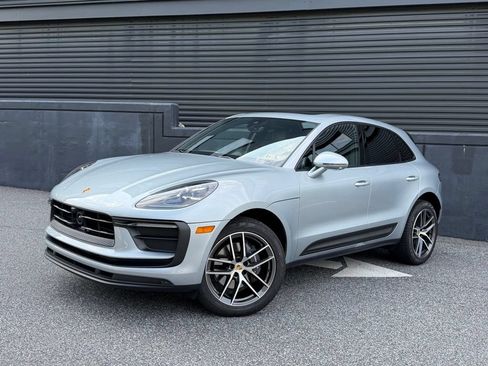Certified 2026 Porsche Macan AWD/4WD image 1