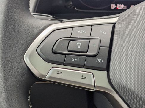 New 2026 Volkswagen Atlas Cross Sport SE image 18