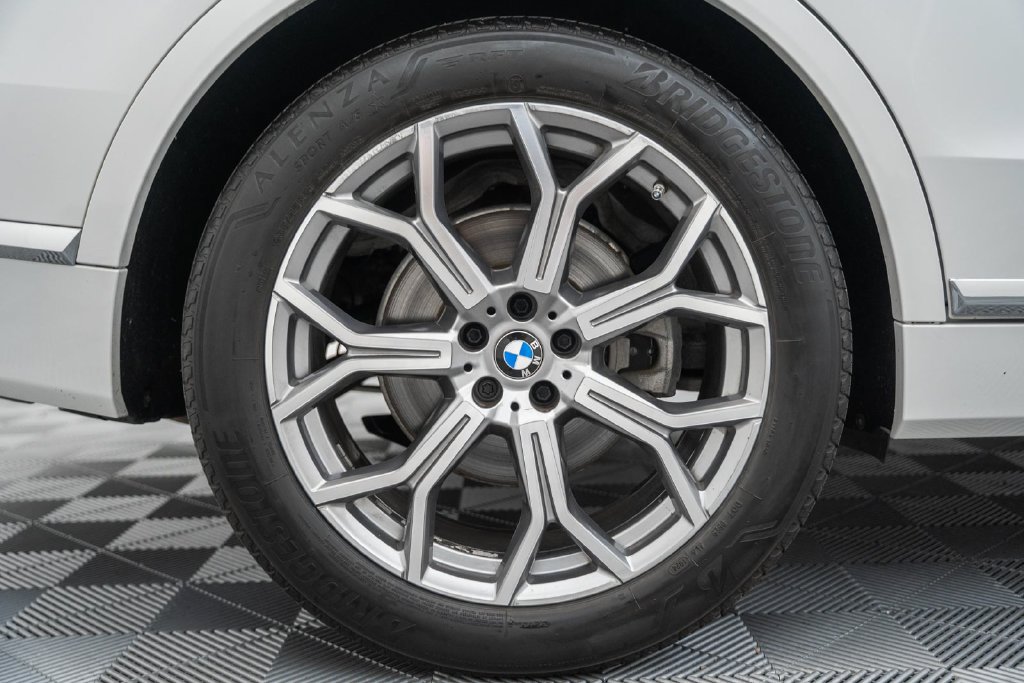 Used 2020 BMW X7 xDrive40i w/ Cold Weather Package AWD/4WD image 23