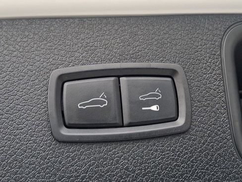 Used 2021 Porsche Macan image 30