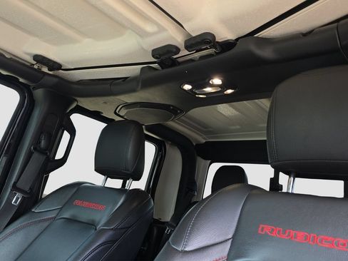 Used 2023 Jeep Gladiator Rubicon w/ Cold Weather Group AWD/4WD image 8