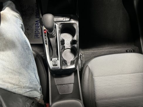 Used 2025 Chevrolet Trax LT w/ LT Convenience Package image 23