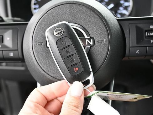 Used 2023 Nissan Rogue SV AWD/4WD image 35